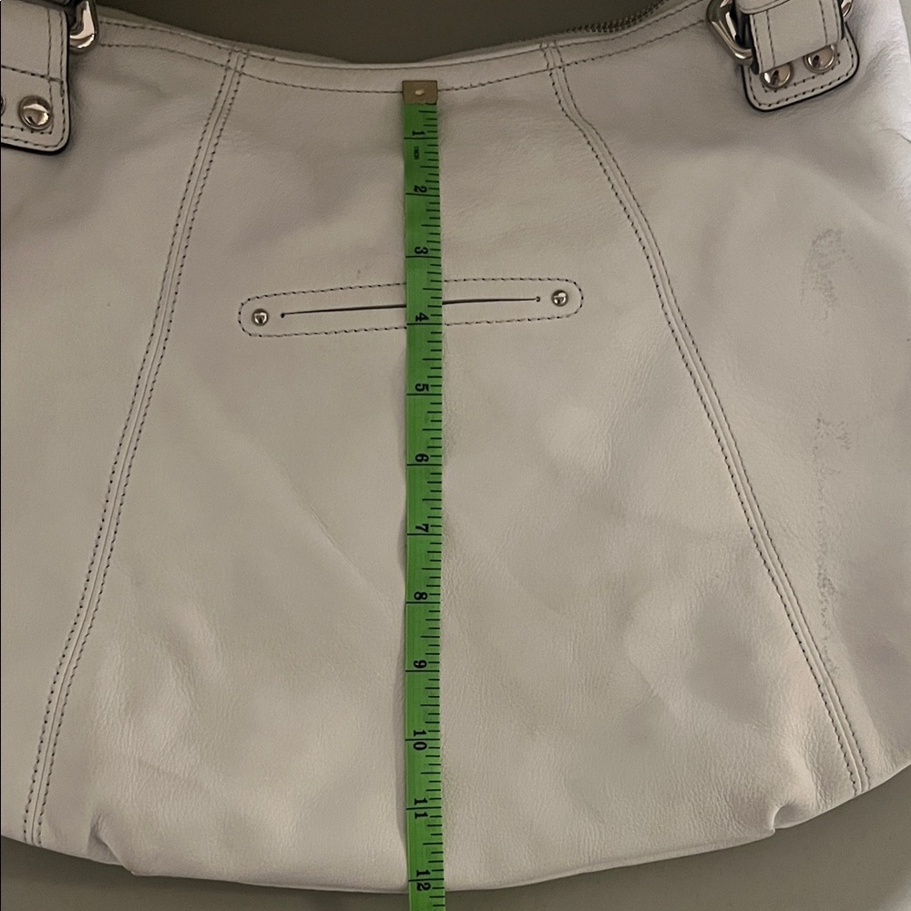 B. Makowsky White Hobo Shoulder Bag Silver Hardware - Picture 11 of 11